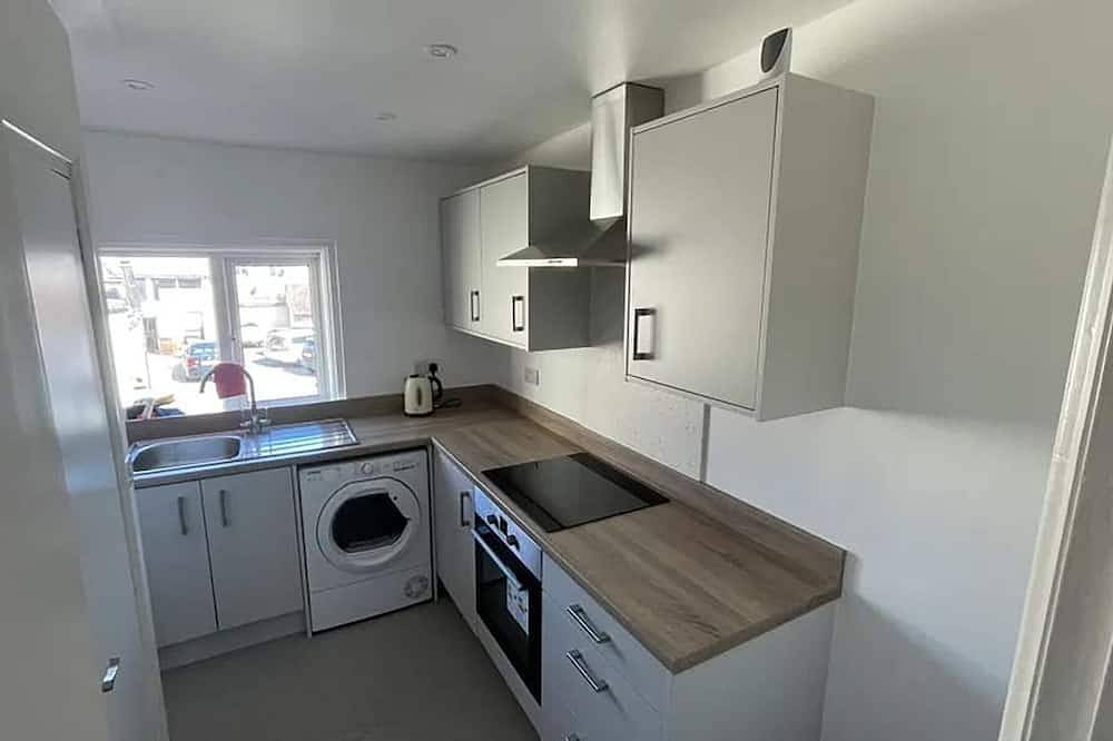 Apartamento entero, Sleek 1-Bed Flat near Warwick Castle + Parking in Warwick, Heart of England