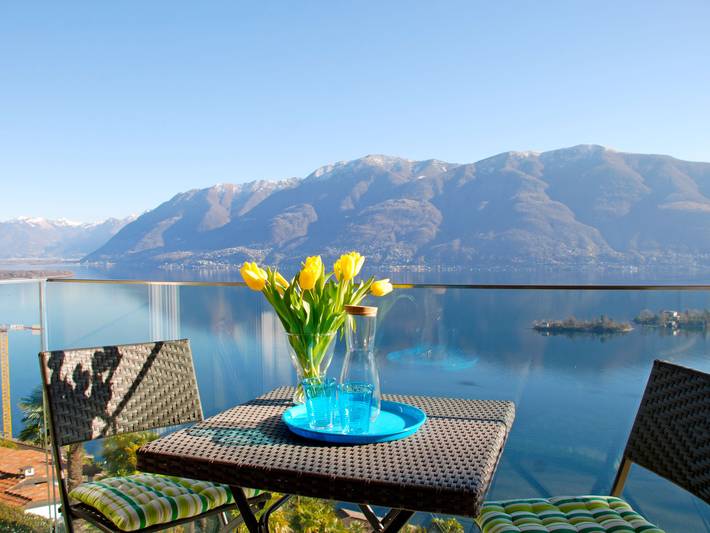 Ferienwohnung für 4 Personen, mit Garten und Ausblick sowie Seeblick in Ronco sopra Ascona
