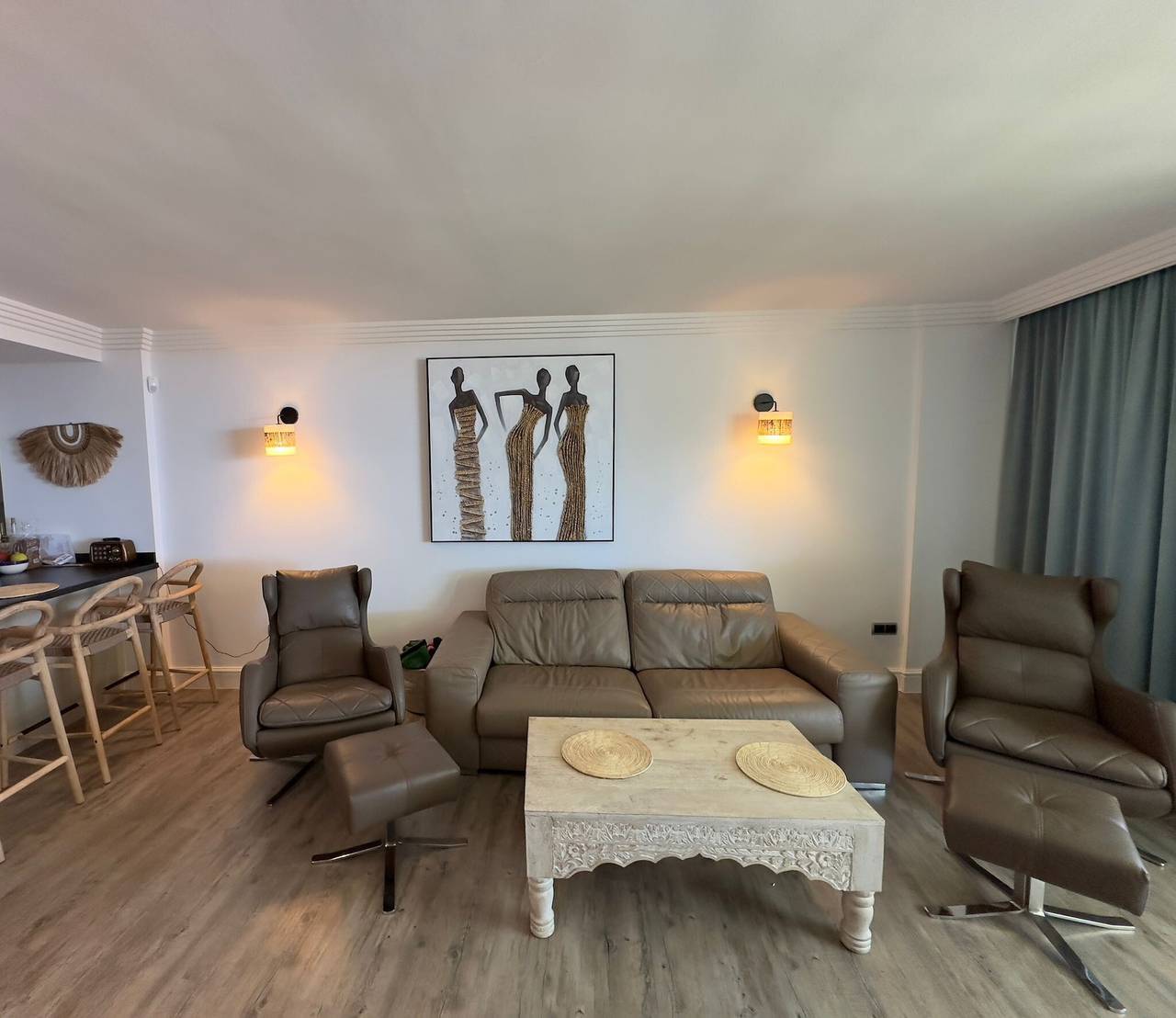 Entire apartment, Apartment 'Parque Miraflores' with Shared Pool, Wi-Fi and Air Conditioning in La Cala de Mijas, Mijas