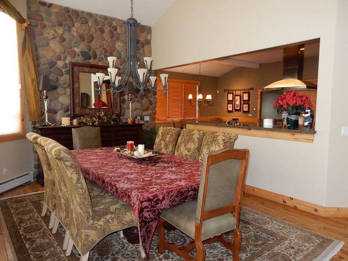 Vacation rental for 16 people, with yard and hot tub in Colorado