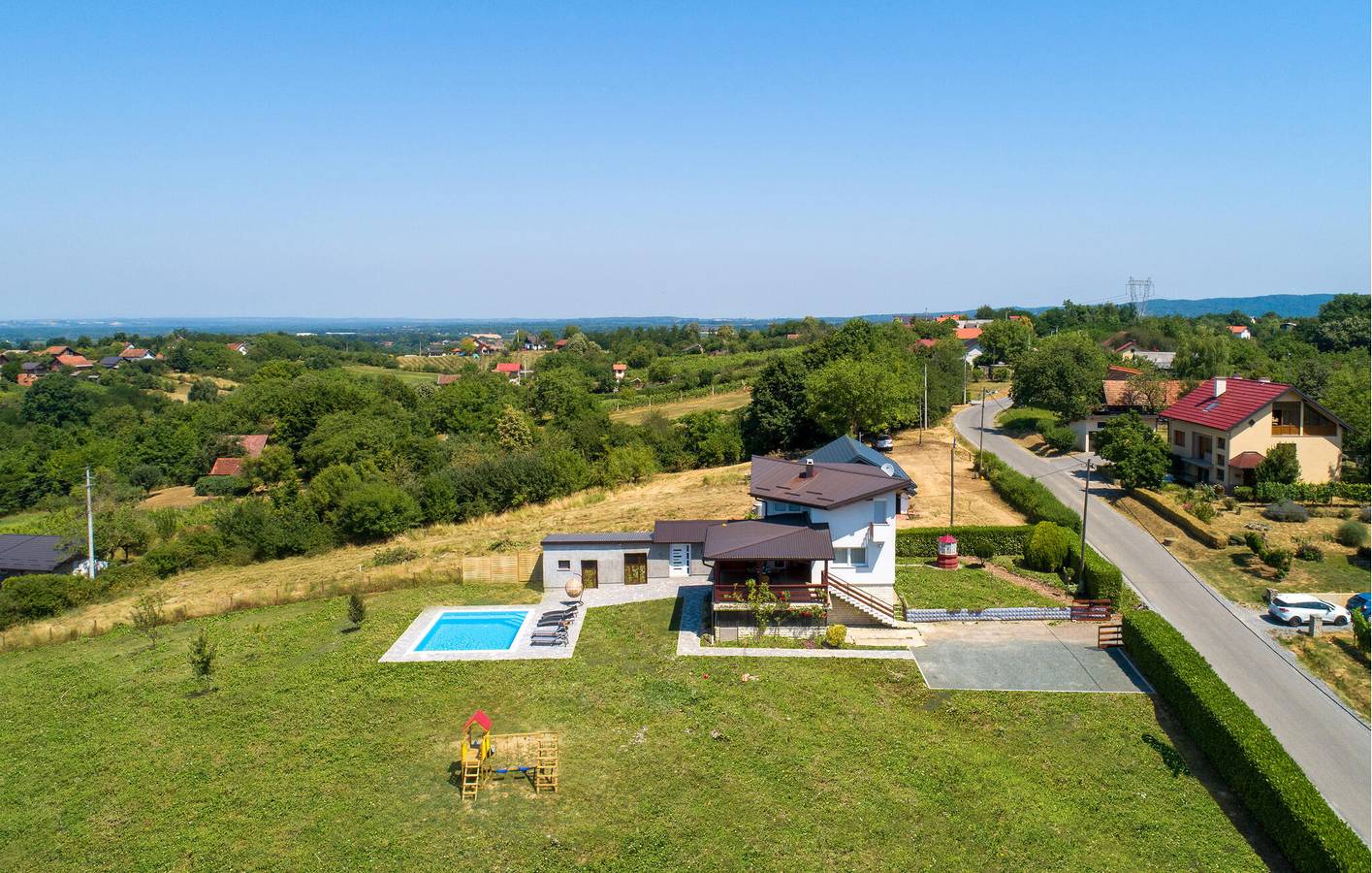 Charmante Ferienwohnung mit Pool und Terrasse in der Nähe des Stadtzentrums von Popovača in Sisak-Moslavina