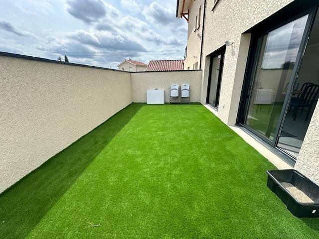 Location de vacances pour 8 personnes, avec terrasse à Satolas-et-Bonce - 2