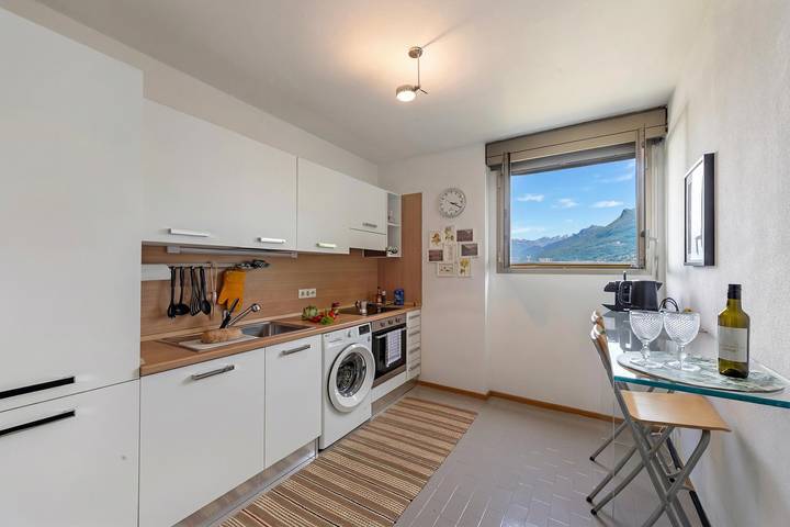 Apartamento entero, BoReal B.2 with Terrace and Parking for 6 in Pazzallo, Lugano