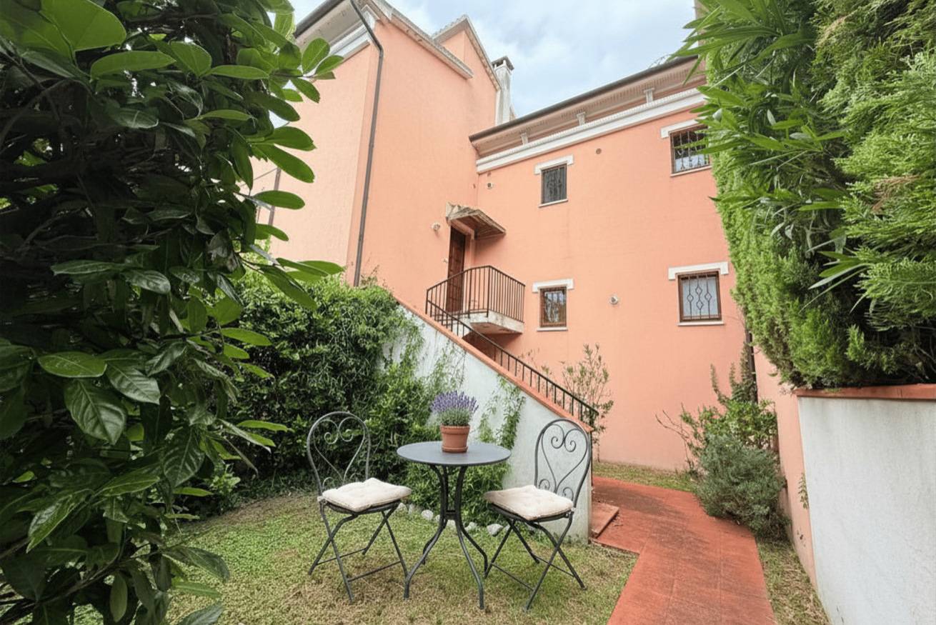 Ganze Wohnung, N096 - Numana, two-room villa with garden and sea view in Sirolo, Riviera del Conero