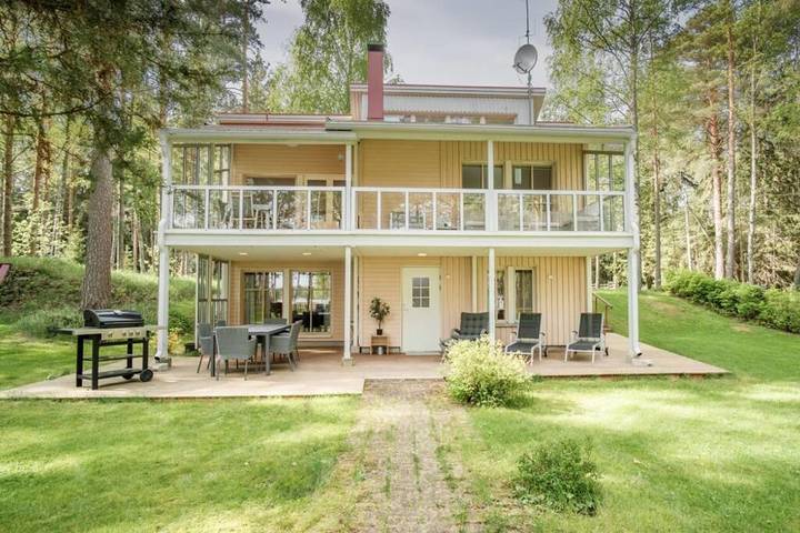 Villa für 8 Personen, mit Garten und Sauna sowie Ausblick und Terrasse - 1