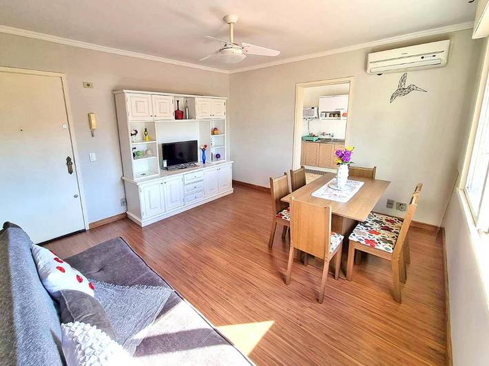 Casas e apartamentos de temporada para 3 pessoas, com vista e balcão, com animais de estimação em Porto Alegre