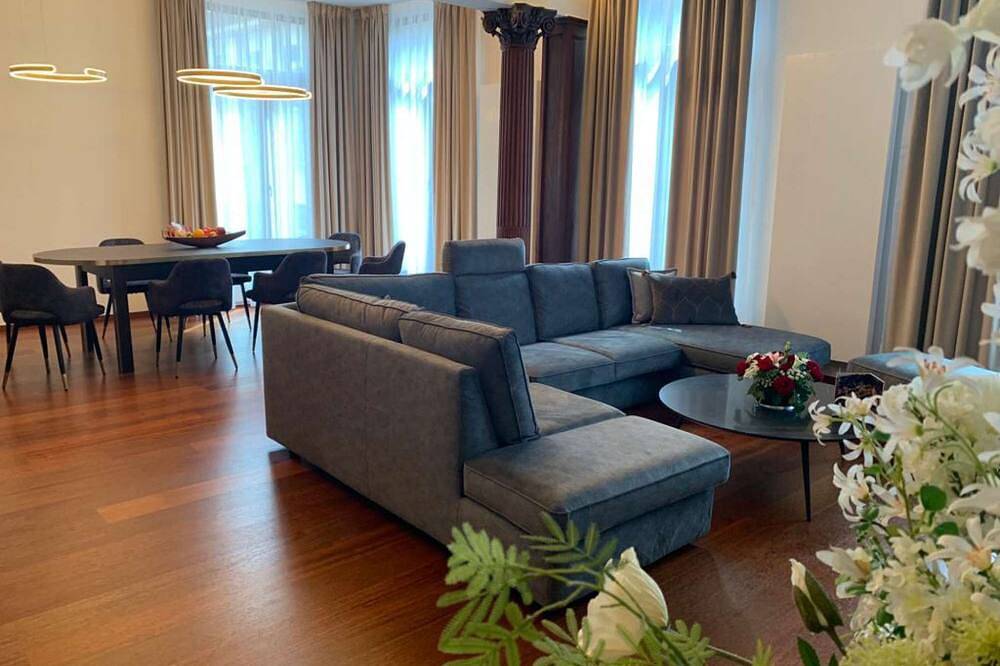 Ganze Wohnung, Modern and Stylish! <br>Luxury apartment in the center of Antwerp. Private parking and fully serviced. in Antwerpen, Antwerpen und Umgebung