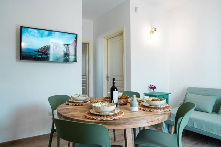 Location de vacances pour 5 personnes, avec vue et terrasse, animaux acceptés à Torre San Giovanni