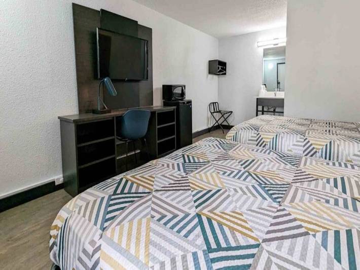 Apartamento entero, 2 camas matrimoniales | Microondas in Massachusetts