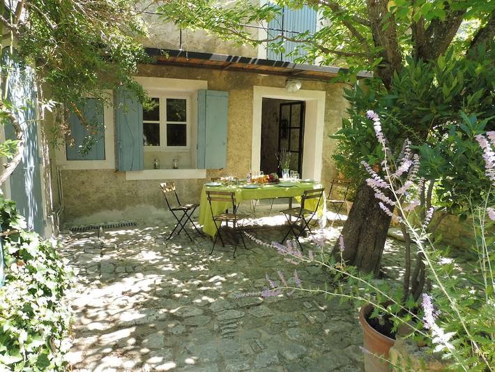 Gîte pour 6 personnes, avec Terrasse et Jardin ainsi que Piscine et Vue