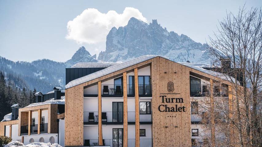 Hotel per 2 persone, con panorama e giardino nonché sauna in Dolomiti di Braies