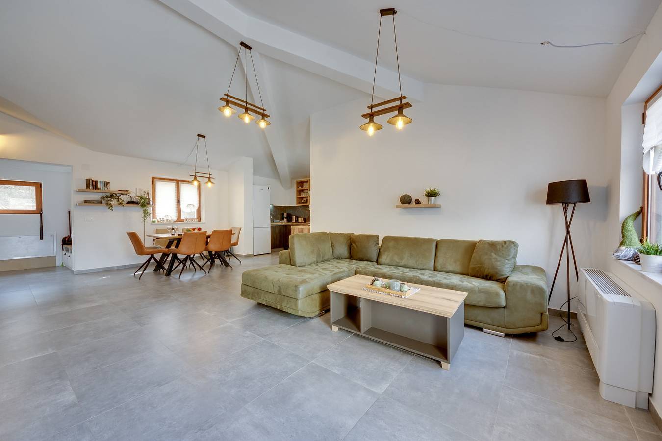 Apartamento vacacional entero, Apartamento de vacaciones para 4 personas con balcón in Montenegro