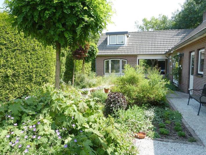 Ferienwohnung für 2 Personen, mit Terrasse und Garten sowie Ausblick