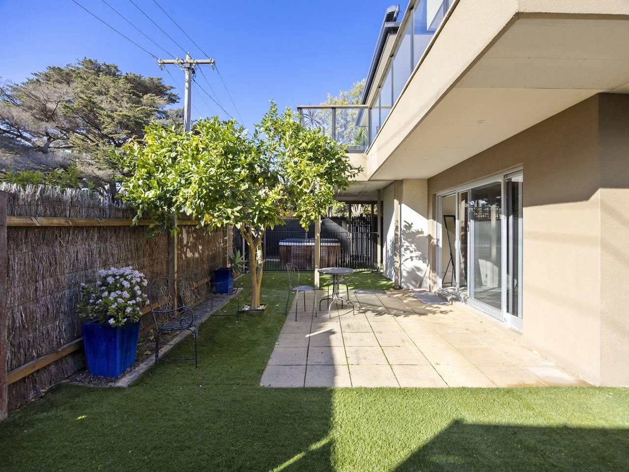Entire apartment, Spacious 3-Bed Townhouse Near Dromana Beach in Melbourne, Mornington Peninsula