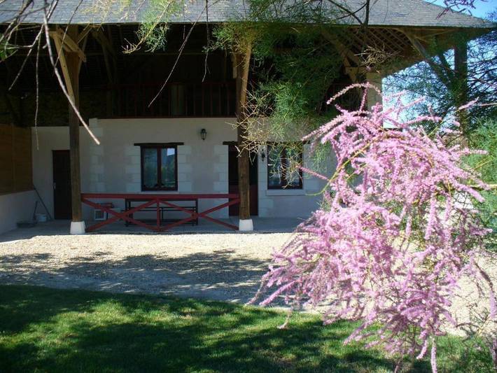 Location de vacances pour 4 personnes, avec jardin à Leigné-les-Bois