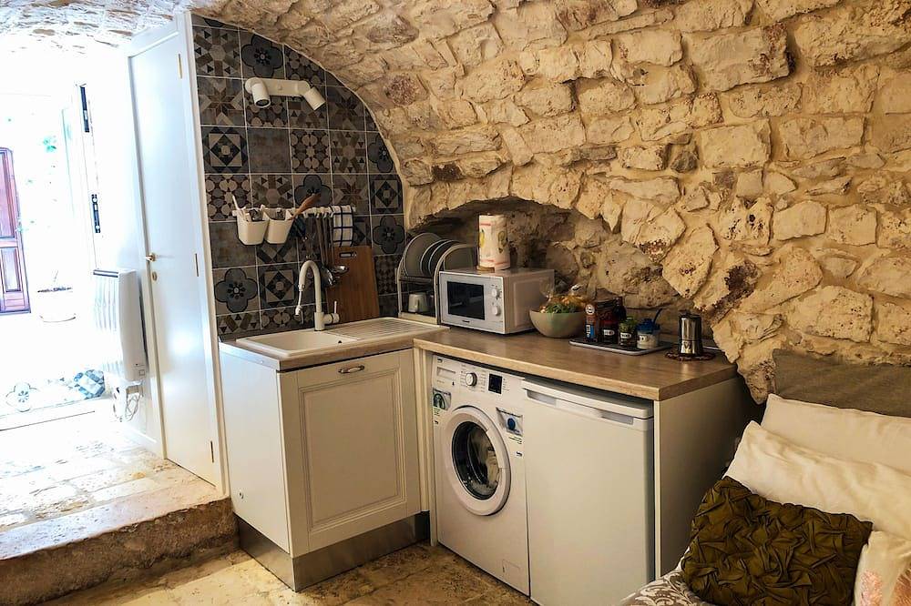 Appartamento intero, Originaria abitazione totalmente in pietra e finemente ristrutturata. Una perla. in Conversano, Provincia di Bari