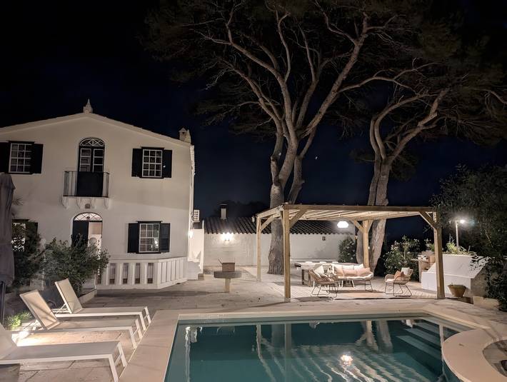 Villa Torret avec espace de travail, piscine, terrasse et Wi-Fi in Torret, Sant Lluís
