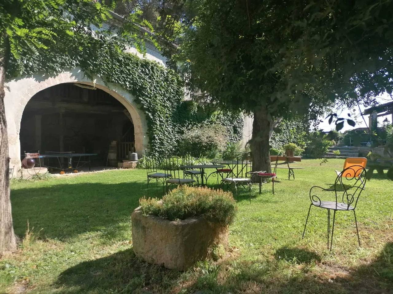 Amplia casa con jardín en Nages-et-Solorgues in Nages-et-Solorgues, Region de Nimes