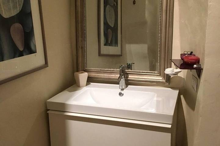 Entire apartment, Highly Rated - Stylish, self-contained apartment in central Todi in Todi, Perugia Province