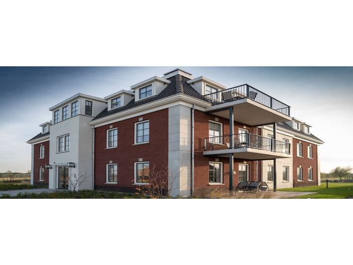 Lodge voor 4 personen, met sauna en balkon/terras in Zeeland