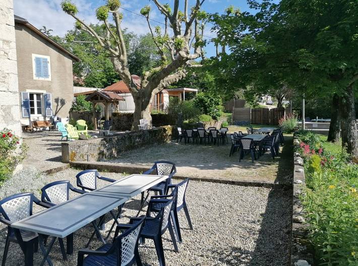 Gîte pour 37 personnes, avec piscine ainsi que jardin et balcon dans Belley - 3