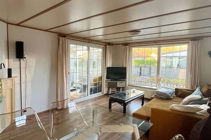 Ferienpark für 4 Personen, mit Pool und Garten