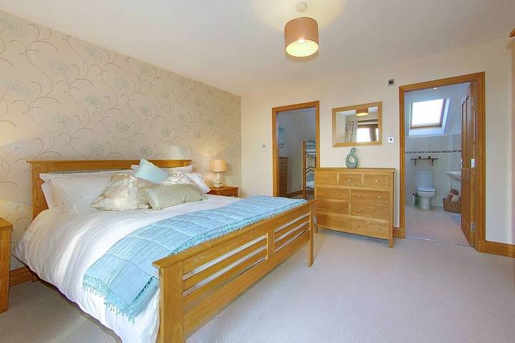 Inchlonaig House - sleeps 10 guests  in 5 bedrooms in Dumfries und Galloway
