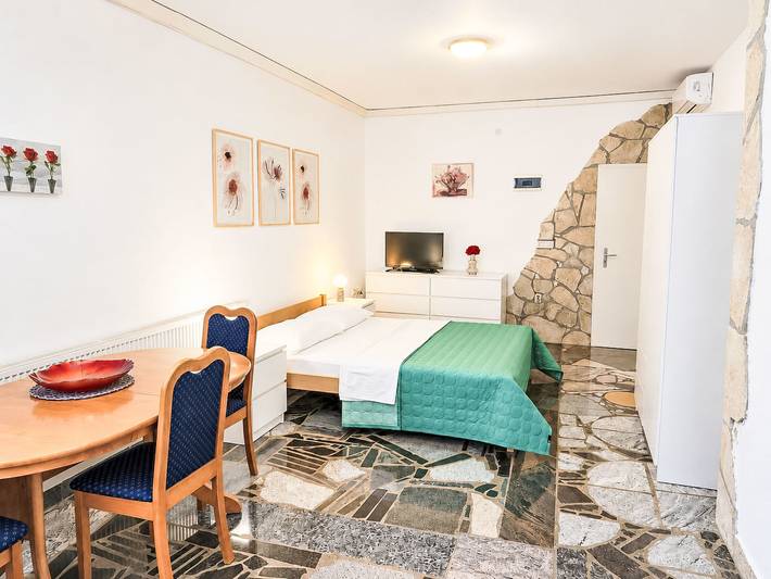 Apartamento entero, Ein Apartment im Ferienhaus Zweirosen in Valbandon, Costa sur de Istria