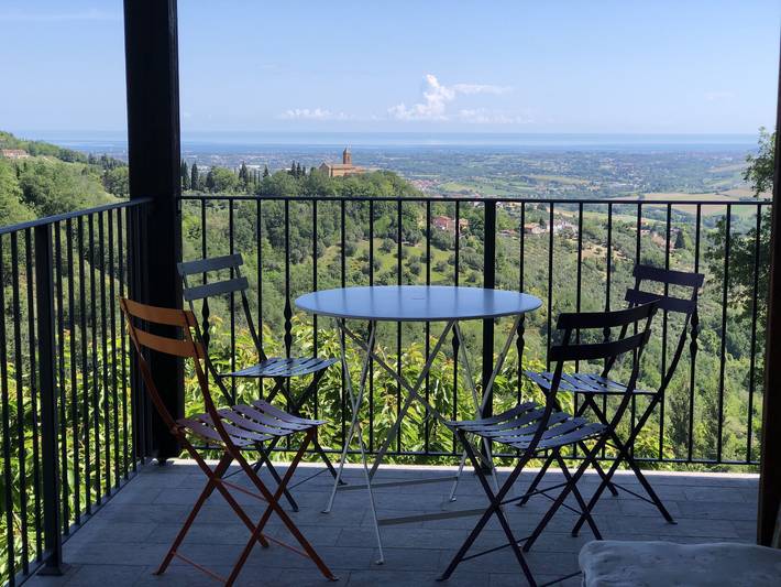 Casa vacanza per 10 persone, con terrazza e giardino in Provincia di Rimini