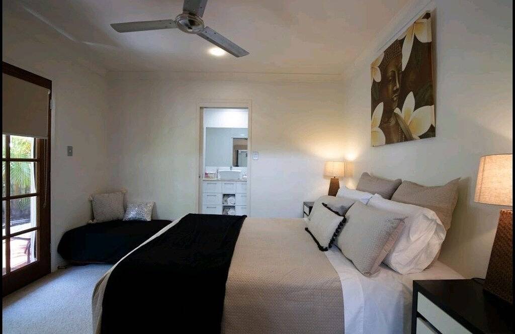 Ganze Wohnung, Studiozimmer in Luxushaus 5 min vom hussel und bussel von Noosa in Noosaville, Noosa