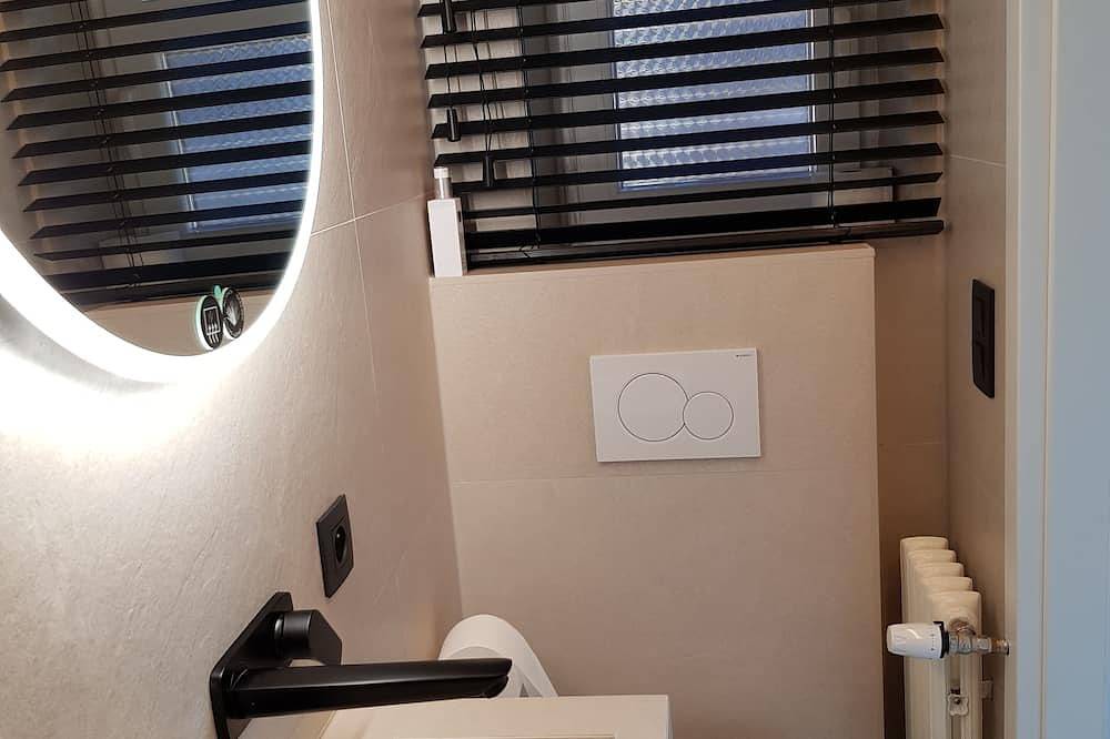 Geheel appartement, Nieuw charme appartement aan zee met terrassen, tuin en gratis parkeren. in Duinbergen, Knokke-Heist