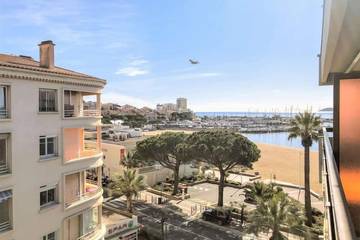 Gîte pour 4 personnes, avec balcon dans Casino De Sainte Maxime