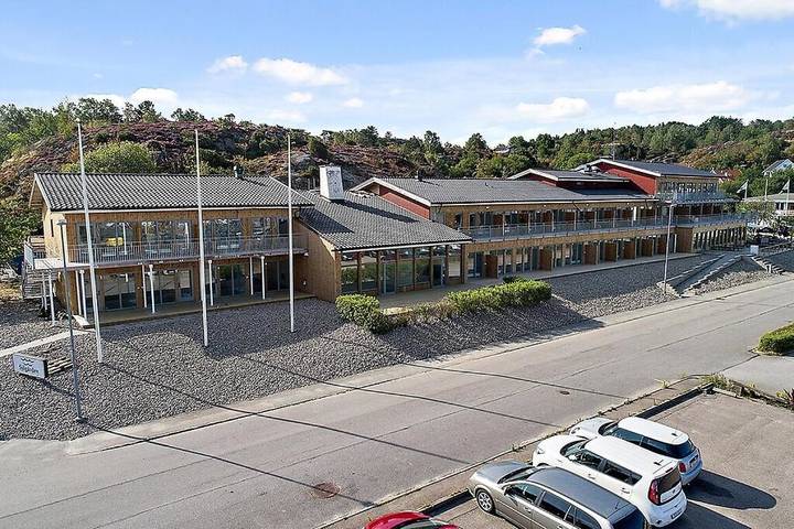 Hotel für 2 Personen, mit Terrasse und Garten sowie Pool und Sauna in Ellös