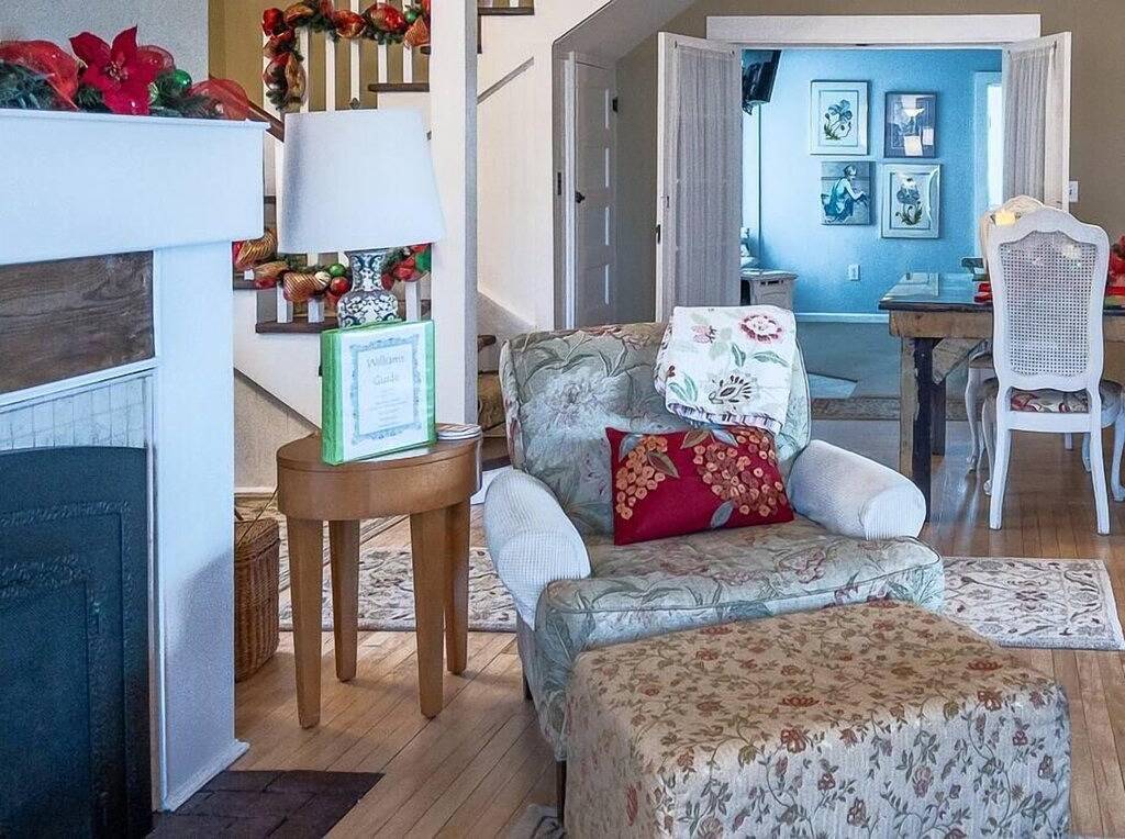 Etwas ganz Besonderes auf der historischen Route 66. \"Perfekt charmant ...\" in Williams (Arizona), Coconino Nationalwald