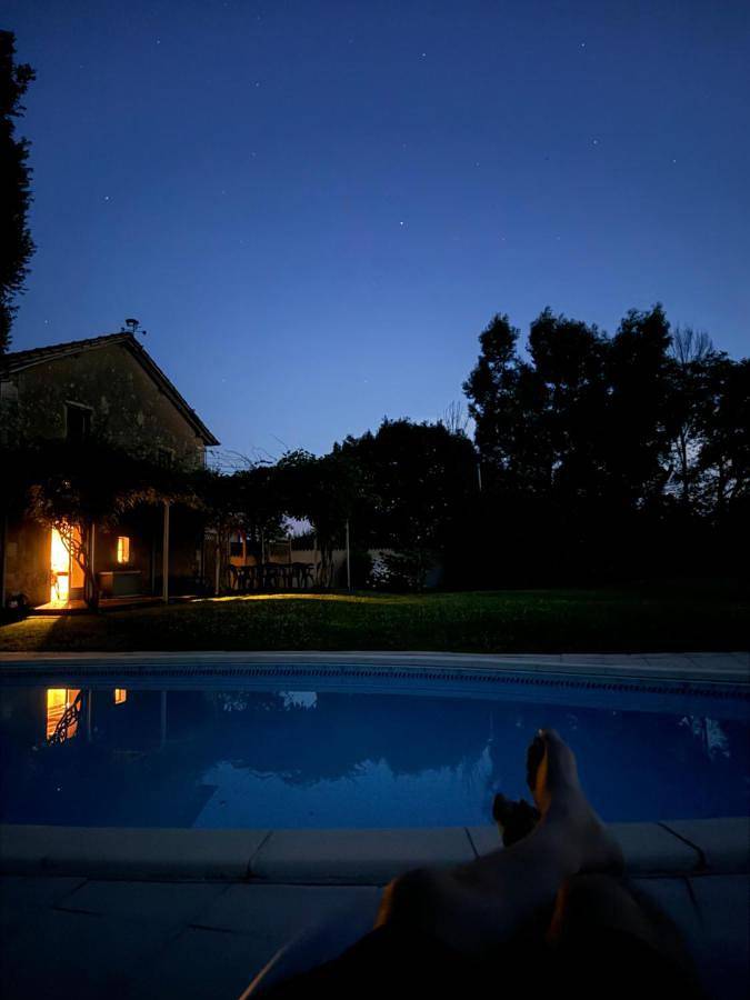 Location de vacances pour 6 personnes, avec piscine ainsi que vue et jardin à Vergt - 3