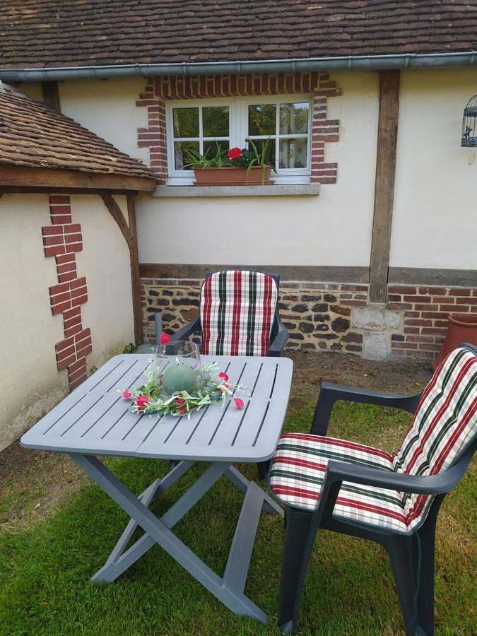 Location de vacances pour 2 personnes, avec jardin et vue à Saint-Germer-de-Fly - 2