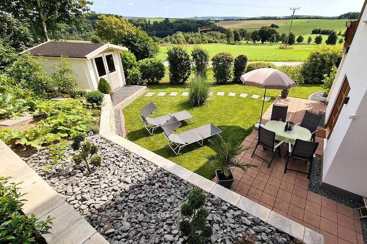 Ferienwohnung für 4 Personen, mit Ausblick und Garten in Monzelfeld - 2