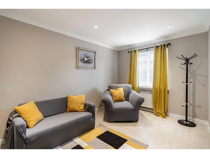 Holiday home for 5 people, with garden in Glasgow