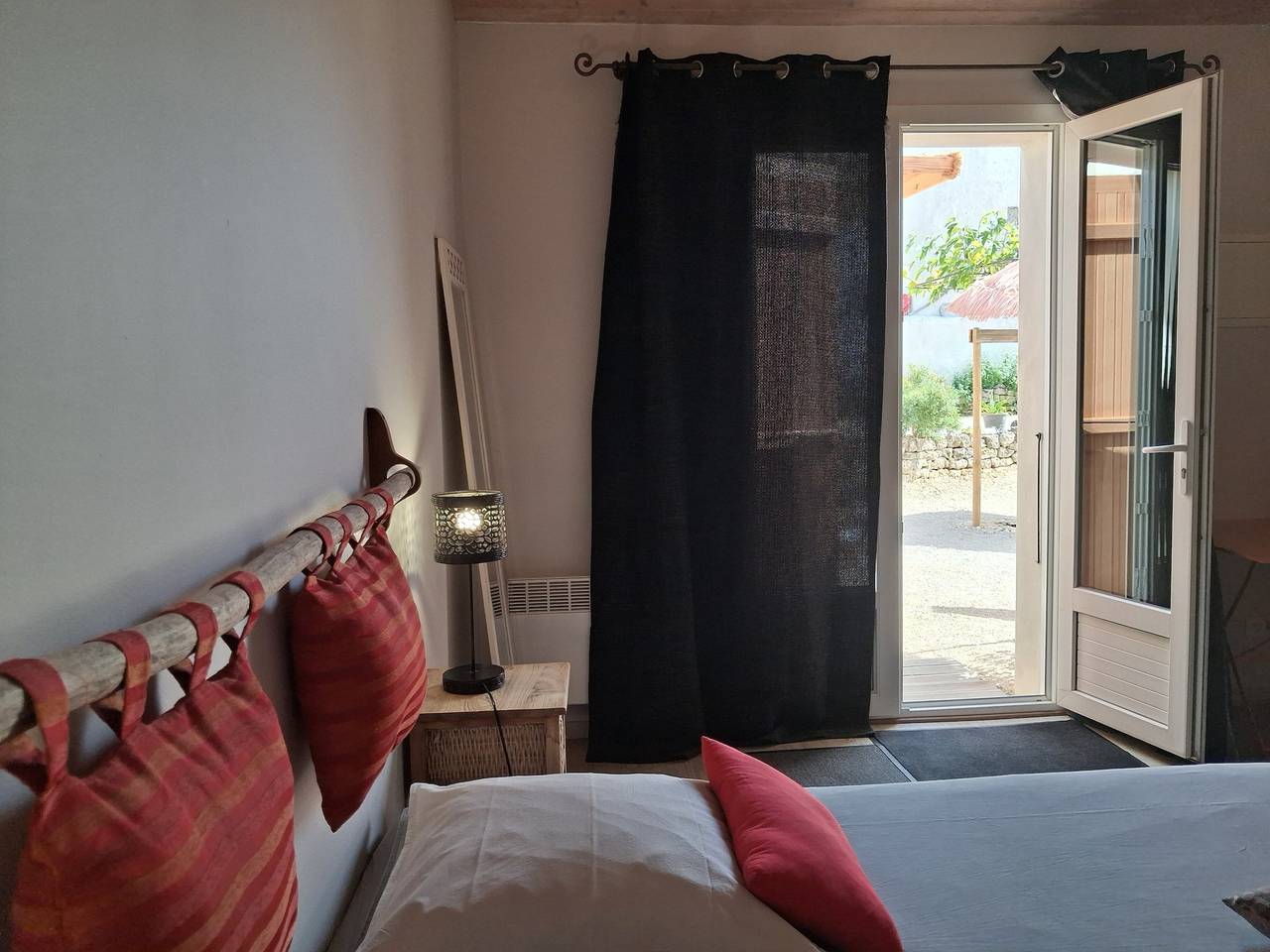 Chambres d’hôtes La Marouette 1 avec terrasse partagée et Wi-Fi in Hiers-Brouage, Côte de Beauté