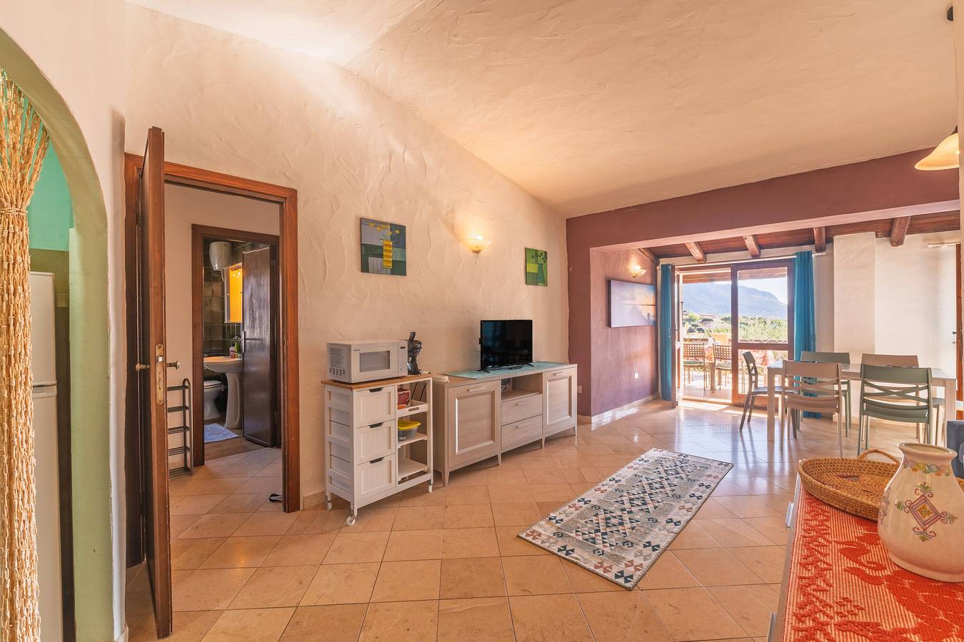 Vakantiehuis 'Stefano' met Uitzicht op Zee, Privéterras en Wi-Fi in Baia Caddinas, Golfo Aranci