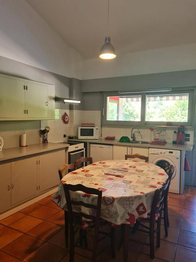 Location de vacances pour 13 personnes, avec jardin ainsi que piscine et vue, adapté aux familles à Saint-Pierre-de-Colombier - 2