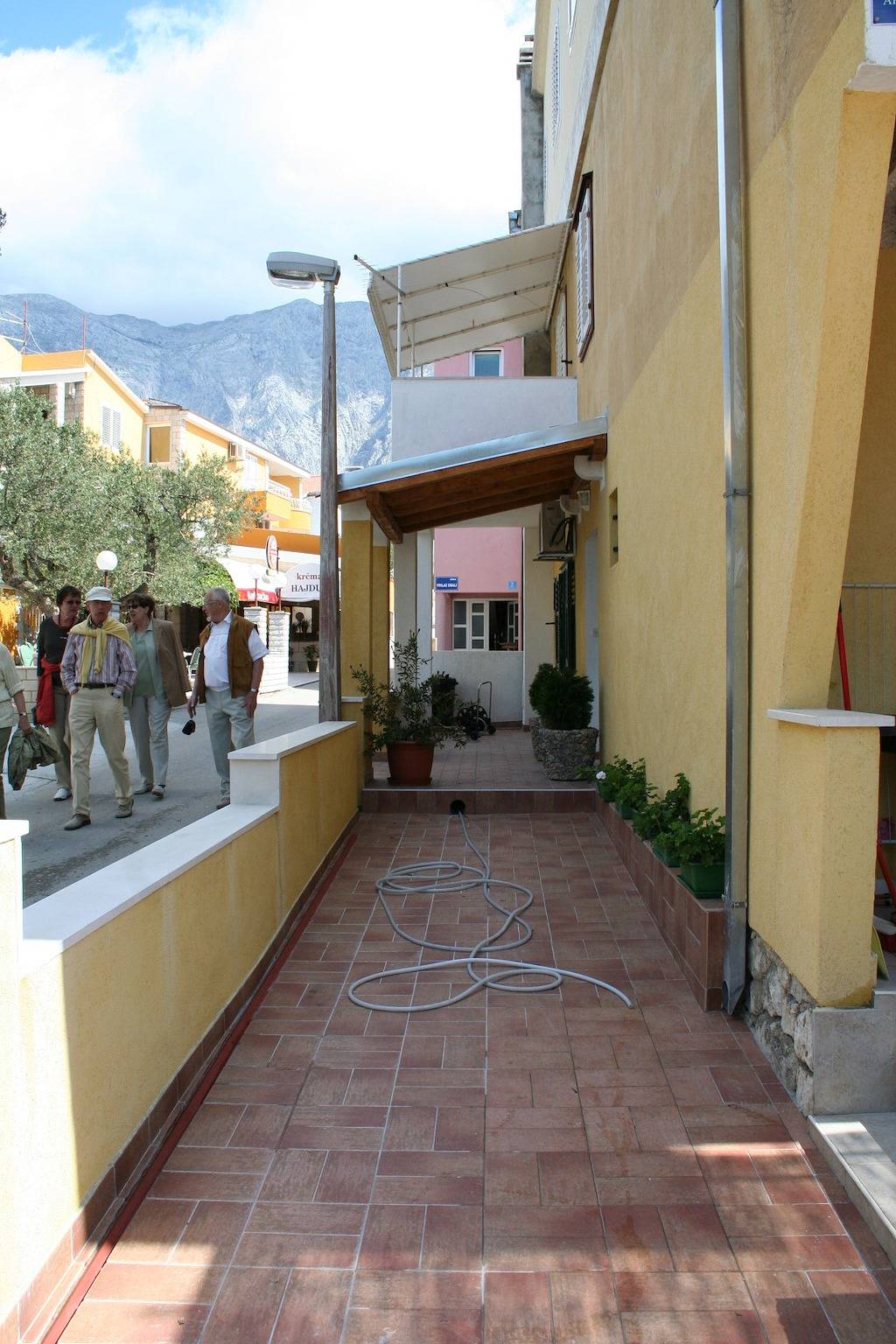 Hel leilighet, Studio flat near beach Promajna, Makarska As-2674-a in Promajna, Makarska Riviera