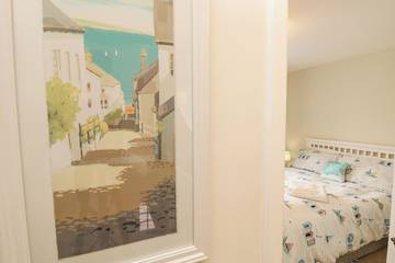 Log Cabin for 4 People in Poole, Poole Harbour, Photo 4