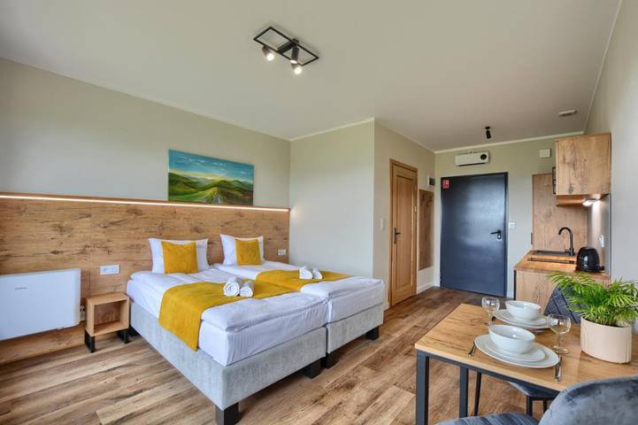 Apartament wakacyjny dla 2 osób, z balkon i widok na jezioro oraz widok w Solina