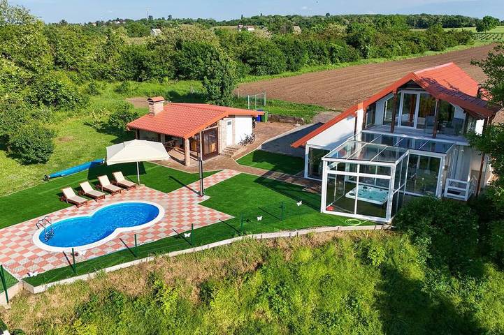 Pet friendly home in Aljmas with sauna in Osijek-Baranja