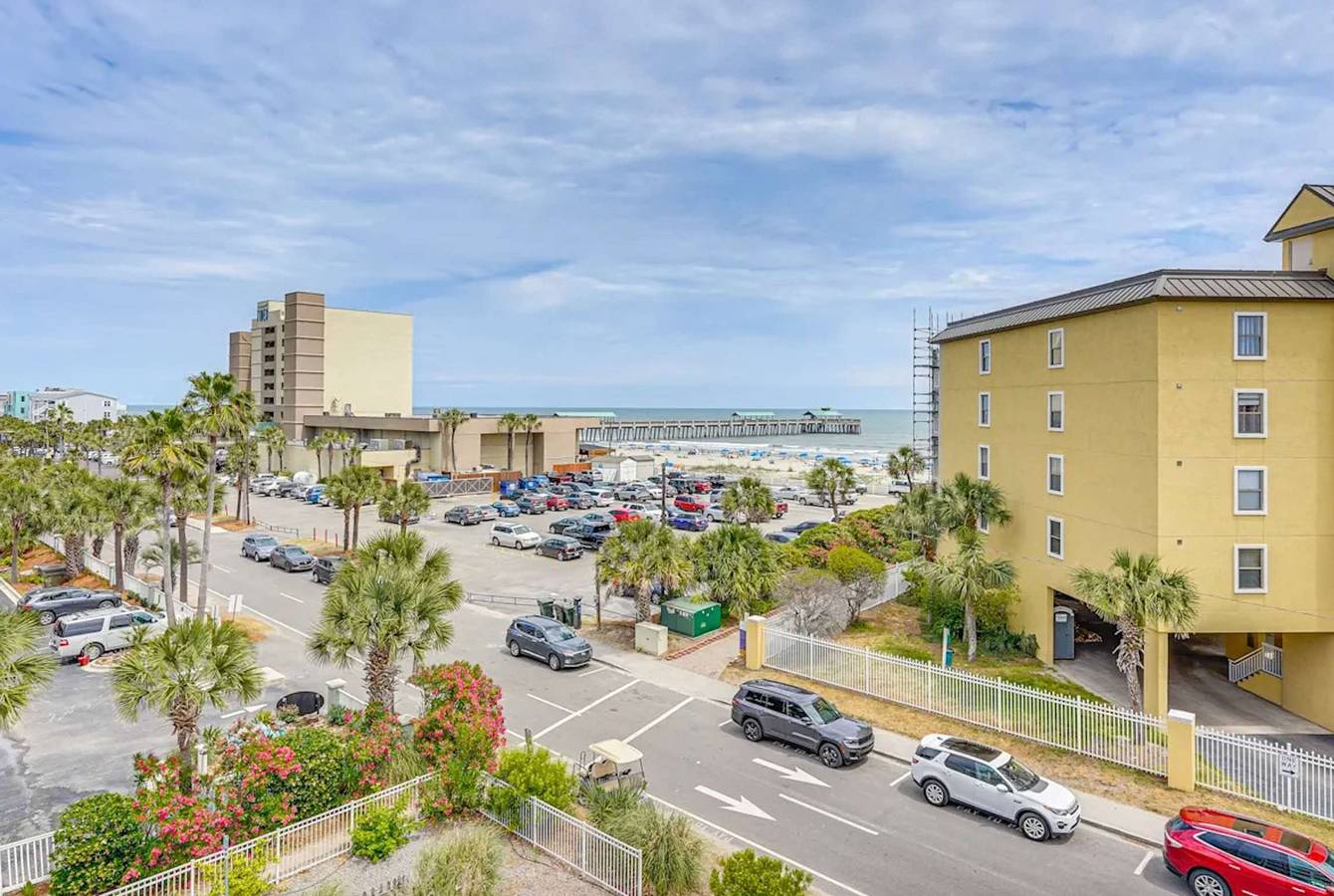 Entire apartment, San Souci By The Sea - Your Folly Beach Oasis in Folly Beach, Charleston County
