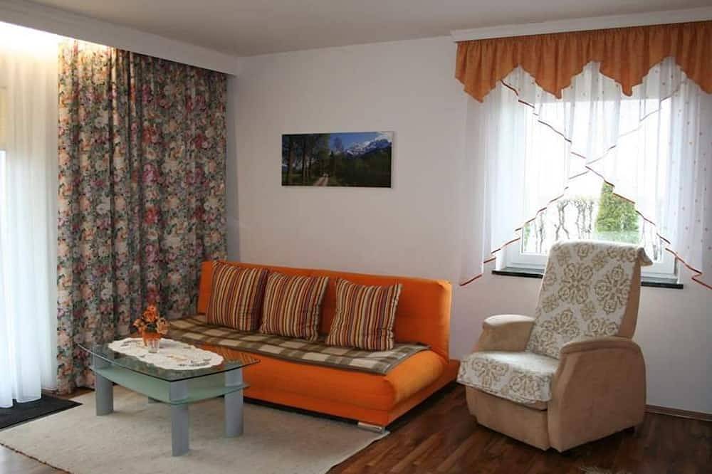 Ganze Wohnung, Apartment \"Terrasse\", 1 Schlafzimmer - Marianne, Ferienhaus in Abtenau, Tennengau