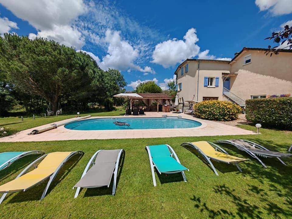 Appartement entier, Three-Bedroom Apartment in Peyrat-de-Bellac, Région de Bellac