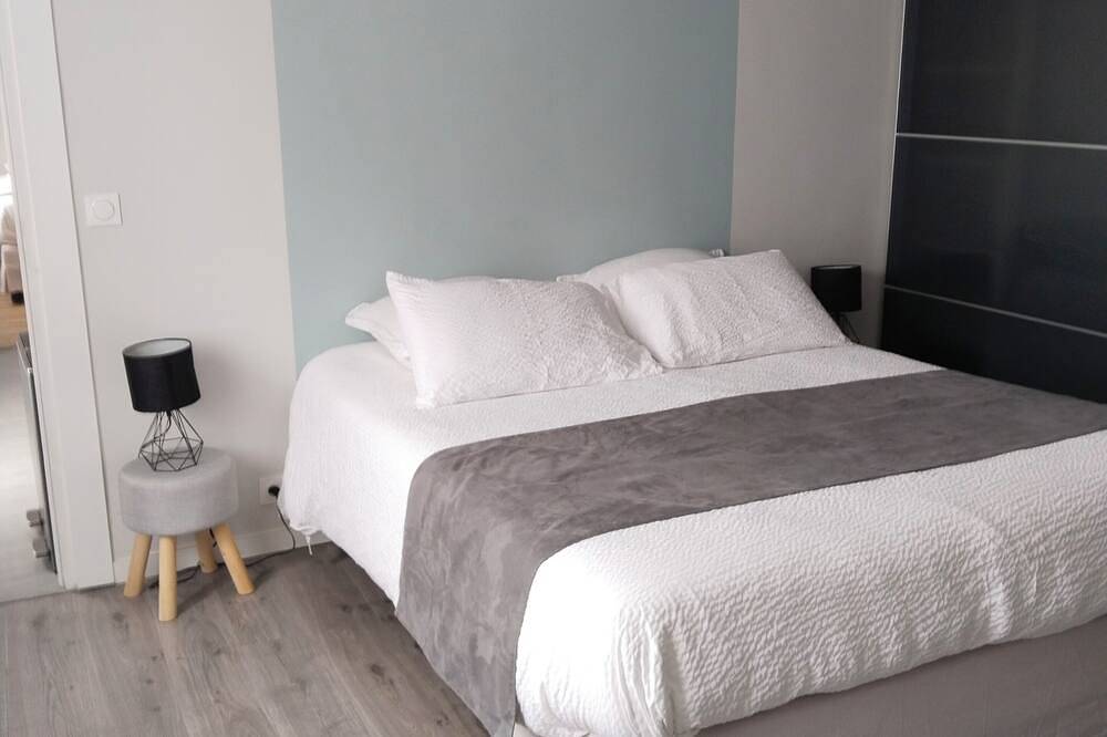 Entire apartment, B as in... Belle Epoque in Saint-Amand-les-Eaux, Valenciennes region