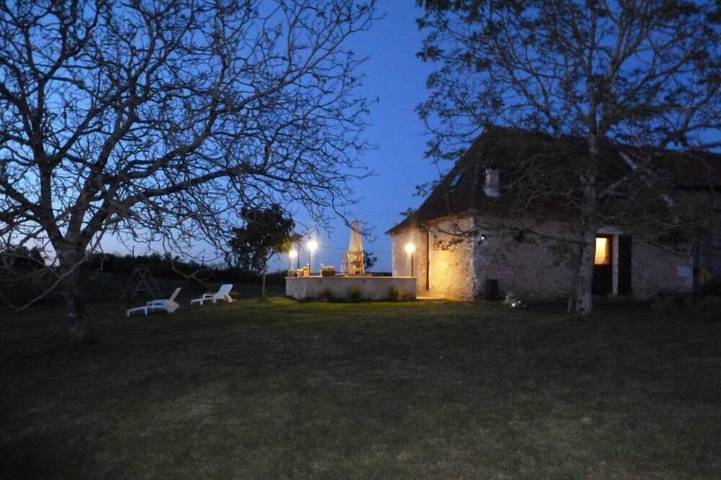 Location de vacances pour 8 personnes, avec terrasse et jardin, animaux acceptés à Douville